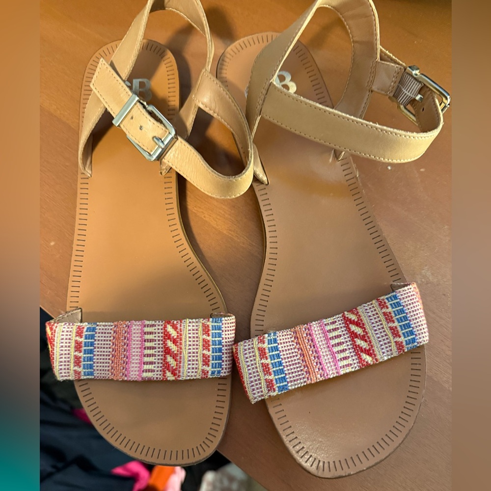 Gianni Bini leathet with native strap women’s‎ size 8 medium.